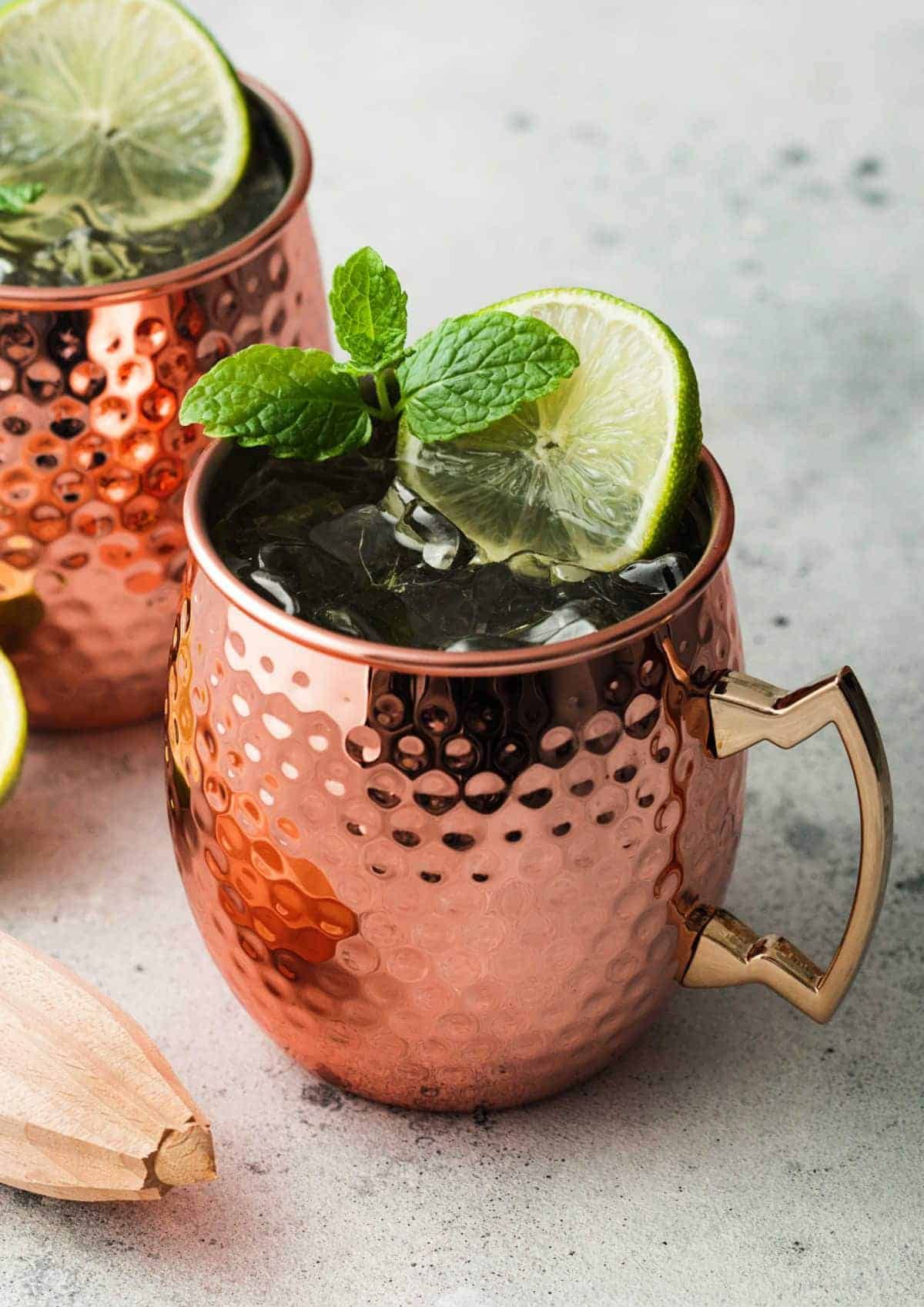 how to make Moscow Mule cocktail